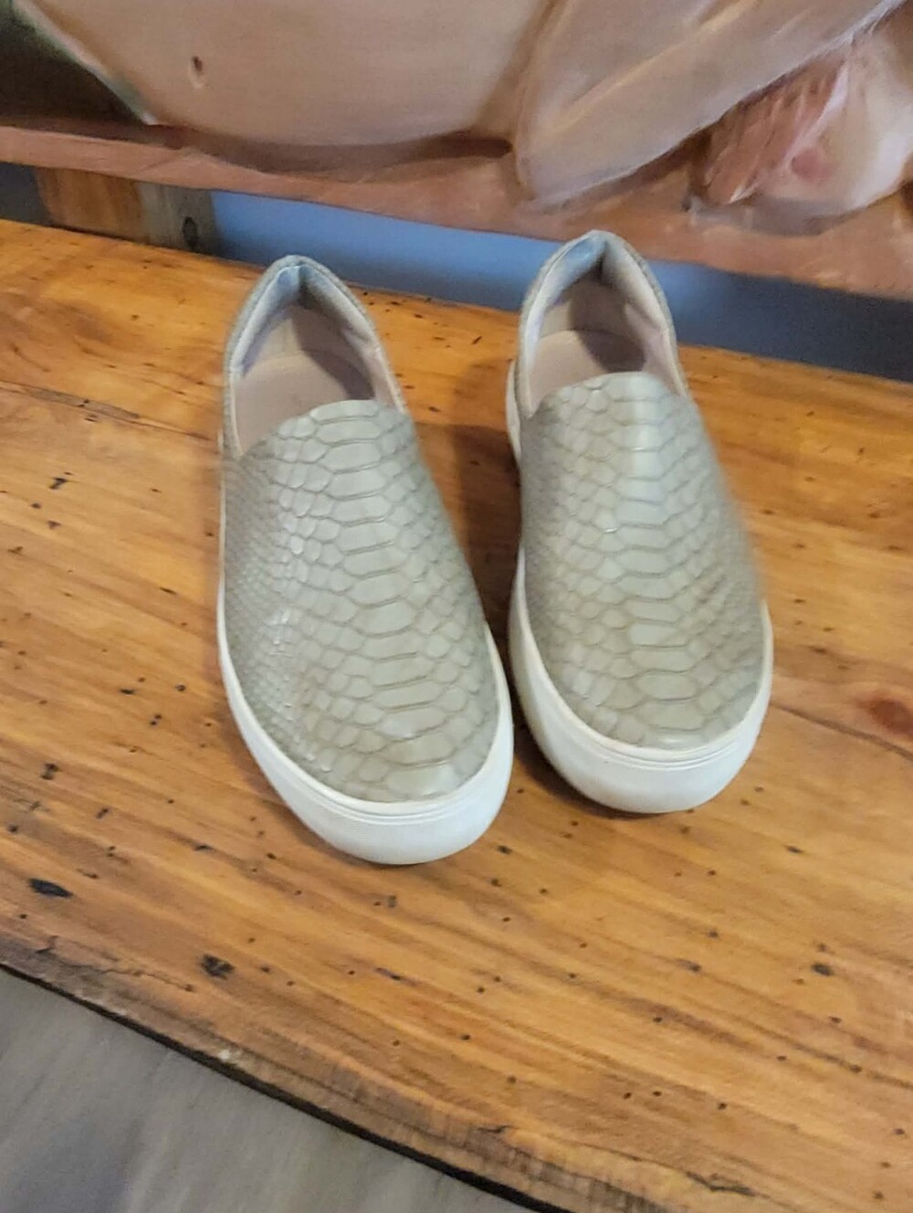 J Slides "Ariana" Sz 8 Slip-On 1.5" Platform Sneakers  Textured Snakeskin Beige